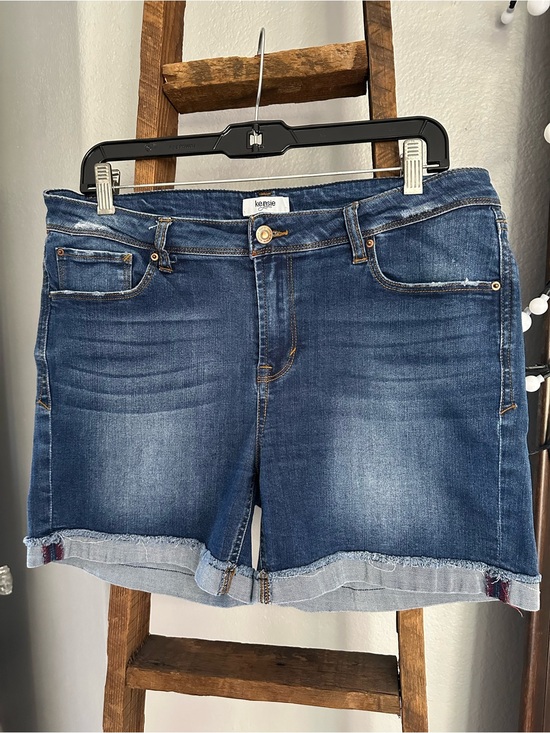 Kensie Pants - Kensie blue denim roll-cuff shorts, size 10 (30)